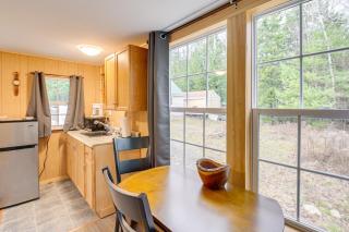 Cozy Brownville Cabin 2 Mi to Schoodic Lake! - - 2