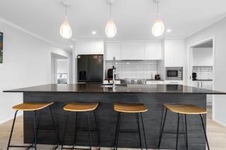 Fab Family Getaway - Waihi Beach Holiday Home - 3