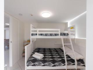 Crystal Beachfront Apartments - Gold Coast - 6