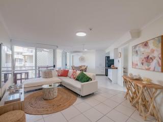 Crystal Beachfront Apartments - Gold Coast - 8