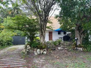 27 Green Valley Drive - Rainbow Beach. Beach Chalet. Pets welcome - Rainbow Beach - 0