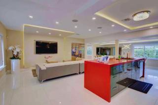 Luxury Retreat with Cinema, Game Table, Pool, Jacuzzi , Giant Chess, 8 Beds - Miami - 7