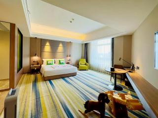 Holiday Inn Nantong Oasis International by IHG - 4