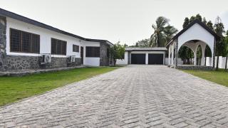 The Ardens, A Cozy Guest Chalet - 9