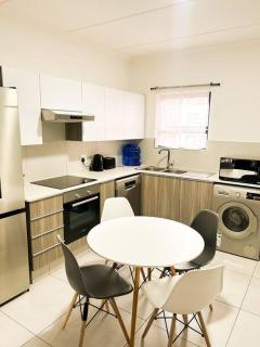 Brand New Beautiful 2 Bedroom, 2 Bathroom - Sandton - 0