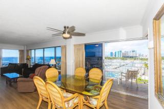 Ilikai Tower 943 Yacht Harbor View 2BR - Honolulu - 5