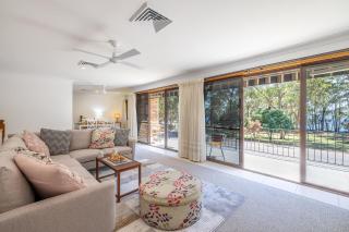 139 Government Rd - Pet Friendly, Air Con, WiFi, Water views - Nelson Bay - 0