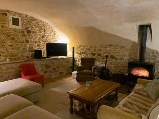 Mas Les Romarins, 10 min d'Uzès, piscine et grand jardin clos, jeux, nid de repos et base pour activités dans le Gard - Uzès - 4