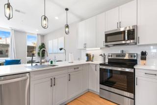 Sleeps 6 - Pier Views - Near Fishtown and Old City - Philadelphia - 3