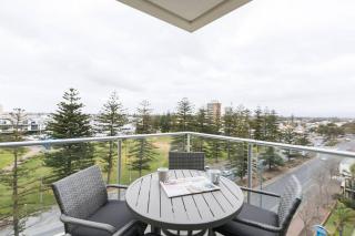 Liberty 727 -Glenelg- Marina & City Views - Glenelg - 5