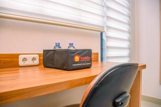 Nice and Cozy Studio at 15th Floor Evenciio Margonda Apartment By Travelio - 4