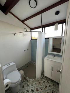Cozy Home with Huge Lawn and Pool - WiFi - Chincha Baja - 8
