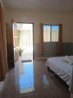 LRS Homestay - General Luna - 8