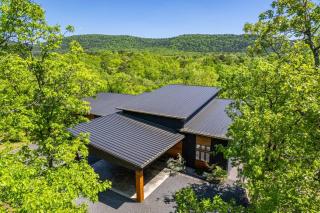 Luxurious Retreat! Private Creek View, Hot-tub, Pool - Hot Springs - 1