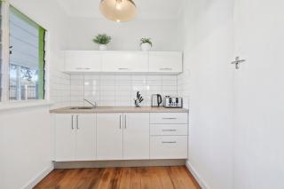 Cute, Comfy, Family and Pet friendly - 7