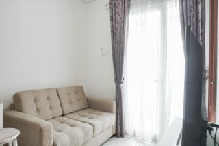 Comfort 1BR Apartment with Study Room at Woodland Park Residence By Travelio - Giacarta - 5