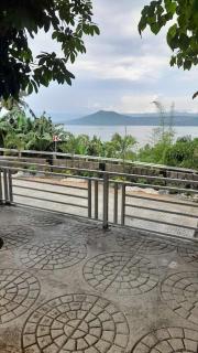 Overlooking Taal Lake and Nature Vibe Staycation - 5