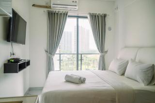 Comfortable Studio with Pool View at Sky House BSD Apartment By Travelio - Tangerang - 0