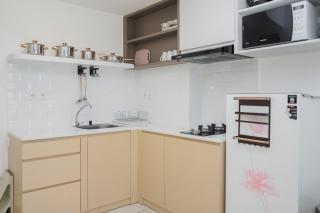 Nice and Fresh 2BR Apartment at M-Town Residence By Travelio - Tangerang - 1