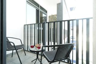 DAYF-LUC Stylish Studio Modern Comfort & Great Location - 1