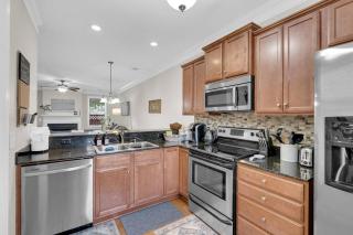 Charming & Cozy & Spacious, Historic Columbia, Prime Location, Mins to USC, TVs, Parking, Fireplace, WiFi - 7