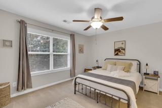 Charming & Cozy & Spacious, Historic Columbia, Prime Location, Mins to USC, TVs, Parking, Fireplace, WiFi - 6