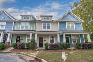 Charming & Cozy & Spacious, Historic Columbia, Prime Location, Mins to USC, TVs, Parking, Fireplace, WiFi - 4