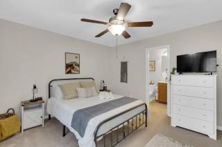 Charming & Cozy & Spacious, Historic Columbia, Prime Location, Mins to USC, TVs, Parking, Fireplace, WiFi - 2