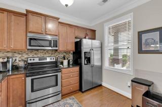 Charming & Cozy & Spacious, Historic Columbia, Prime Location, Mins to USC, TVs, Parking, Fireplace, WiFi - 1