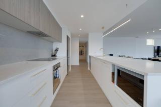 Private Rooftop Beachside 3-Bed Apt with Pool - Gold Coast - 8