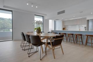 Private Rooftop Beachside 3-Bed Apt with Pool - Gold Coast - 3
