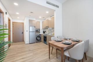 Stay in Studio City at Celia Residence Perfect for 2 - 8