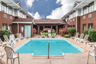 Super 8 by Wyndham O'Fallon - O'Fallon - 7