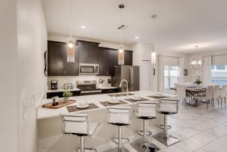 Last Minute Disney Getaway! Private Pool, Hot Tub & Games Room. Book Now! #43279 - Kissimmee - 4