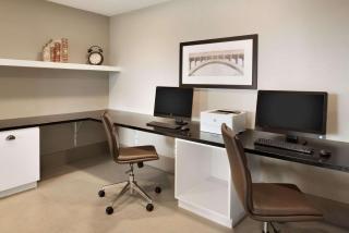Country Inn & Suites by Radisson, Indianola, IA - Indianola - 2