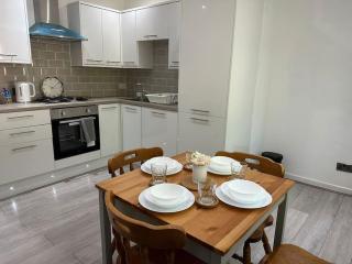 A Luxuary Get-Away - Huddersfield - 0