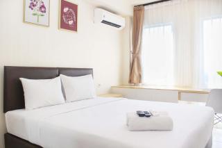 Comfortable Patraland Urbano Studio Apartment near Train Station By Travelio - Bekasi - 9