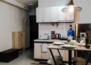 Spacious Minimalist Condo - 4