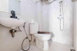 Homey and Cozy Living Studio at Pakubuwono Terrace Apartment By Travelio - Jakarta - 4