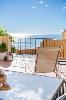 2 Bed Apartment, Big Terrace, Pool, Views + Beach! - Benalmádena - 1