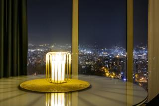 Luxury condo on 18th floor with pool, fitness, parking included. - Skopje - 9