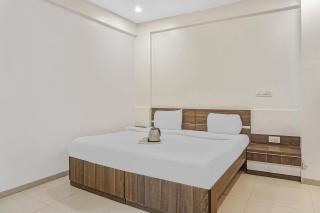 Super Townhouse The Upper Room Near Pune Airport - Pune - 8