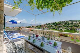 Comfortable Holiday Home with Terrace - Postira - 8
