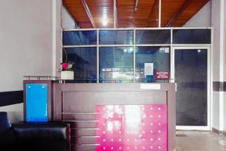 RedDoorz at Hotel Island Bengkulu - Bengkulu - 8