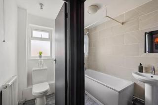 Luxurious Modern House with Hot Tub and Free Parking - Canterbury - 5