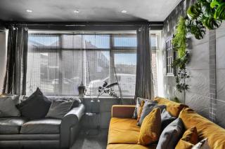 Luxurious Modern House with Hot Tub and Free Parking - Canterbury - 2