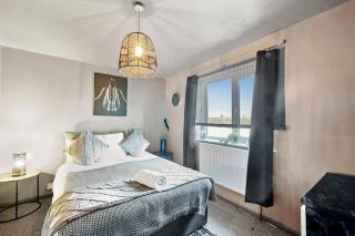 Luxurious Modern House with Hot Tub and Free Parking - Canterbury - 1