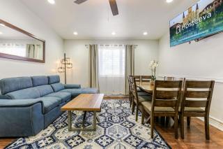 Stylish 4BR Condo in Downtown by Hosteeva - New Orleans - 0