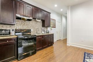 Stylish 4BR Condo in Downtown by Hosteeva - New Orleans - 9