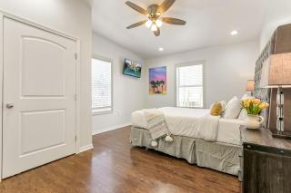 Stylish 4BR Condo in Downtown by Hosteeva - New Orleans - 8